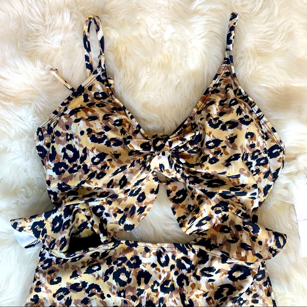 NEW Hurley Leopard One-Piece Ruffled Monokini - Picture 3 of 8